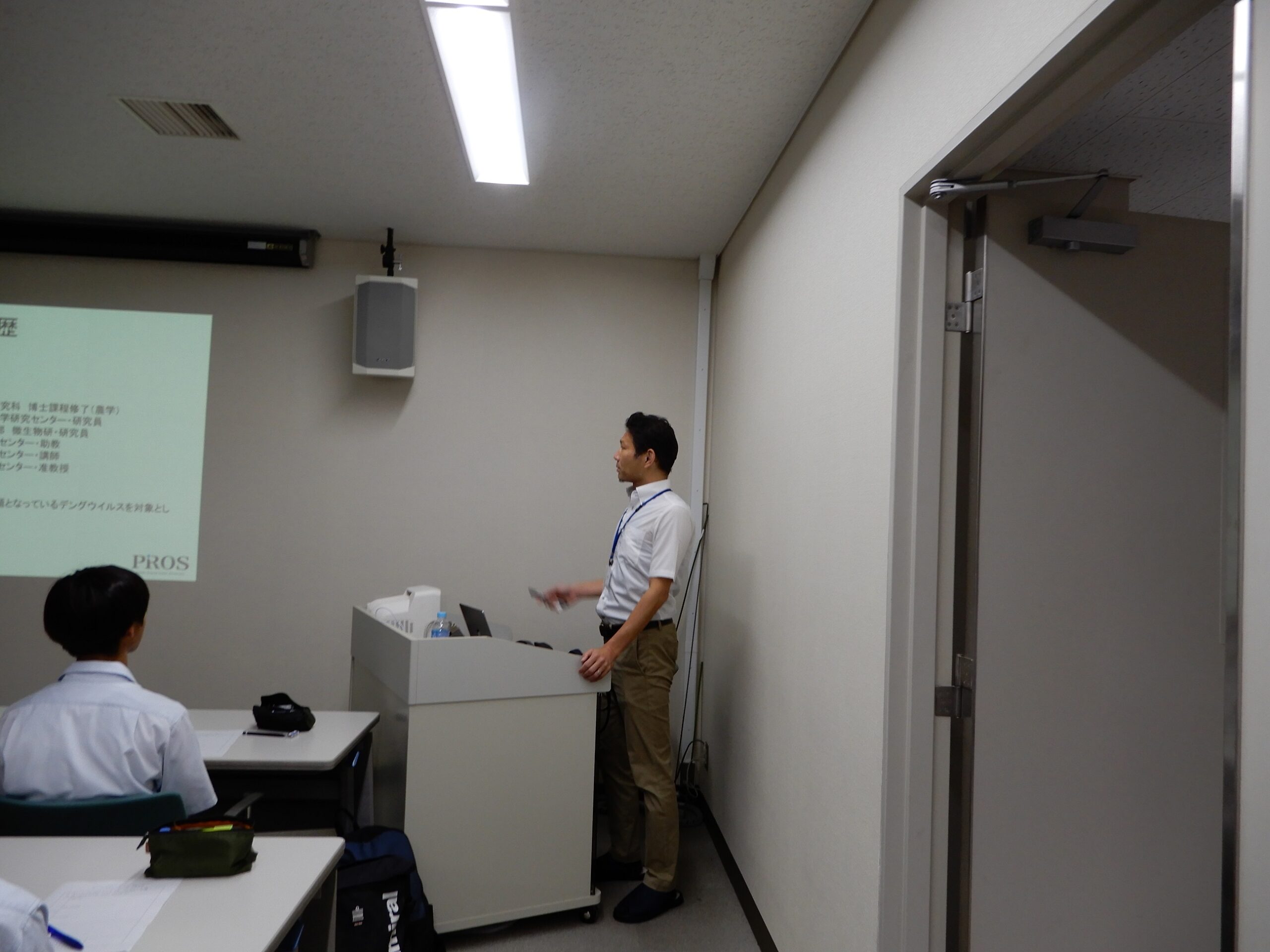 高橋宏隆准教授によるSSH授業(講義)の様子