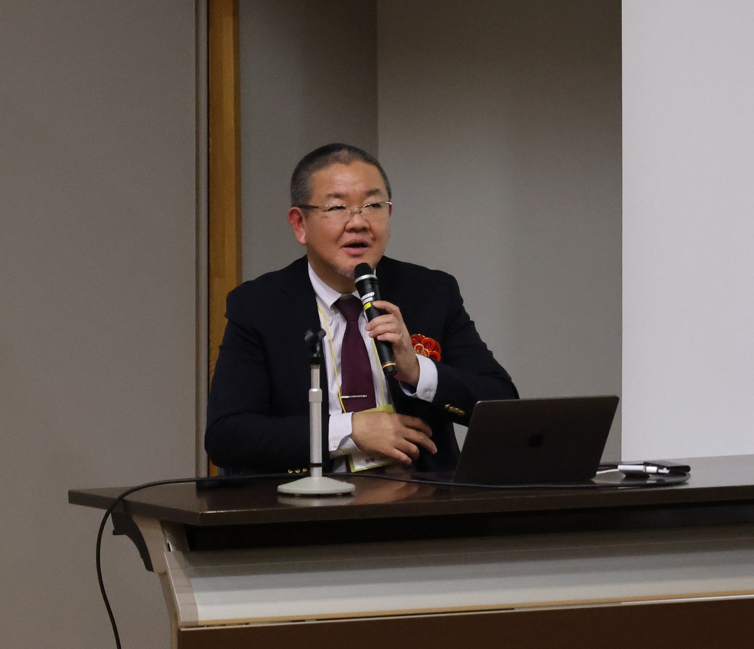 東京慈恵会医科大学 嘉糠洋陸 教授による特別講演「生物機能を活用した難治性疾患治療の新時代」