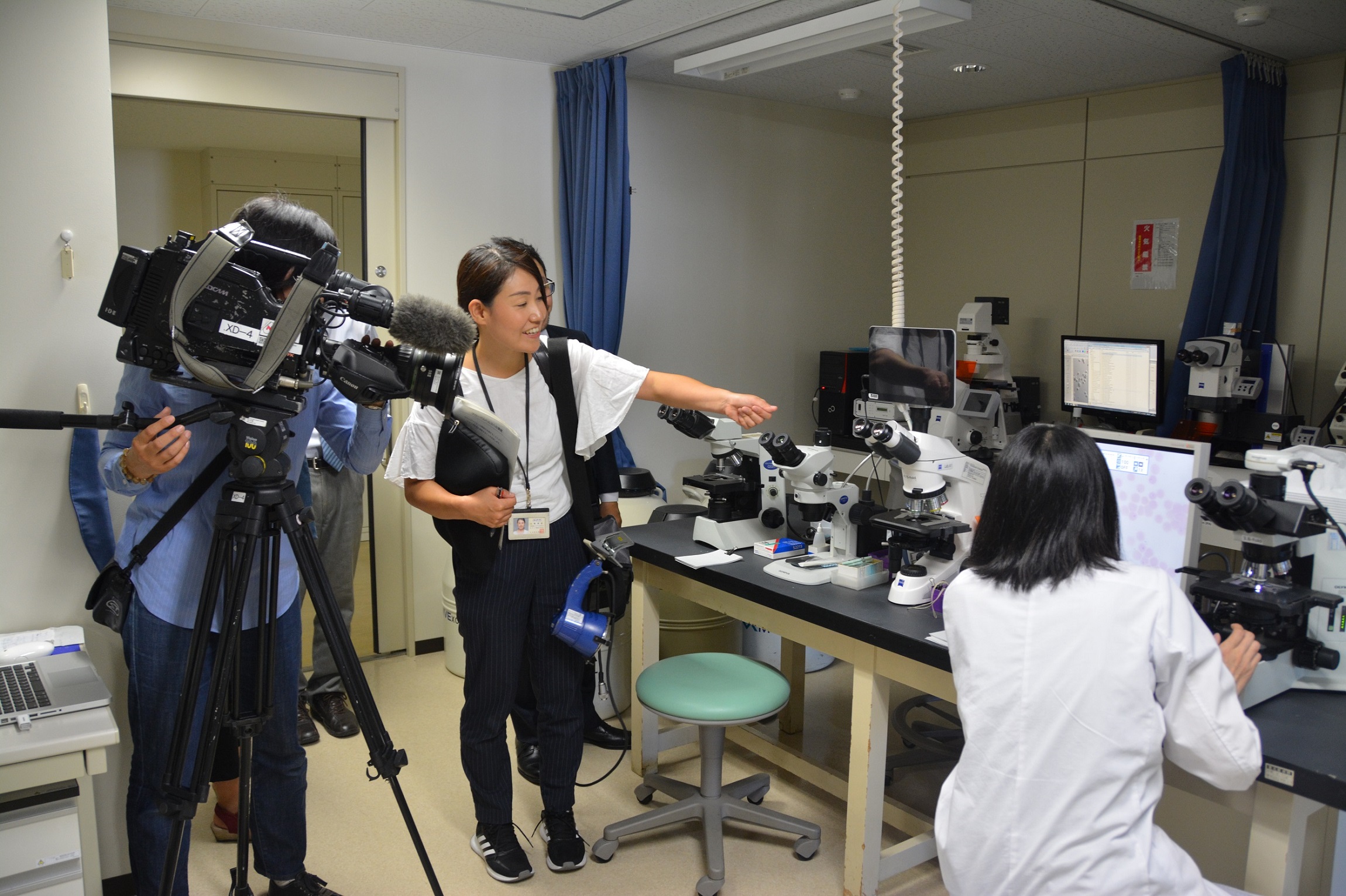 研究室見学の様子